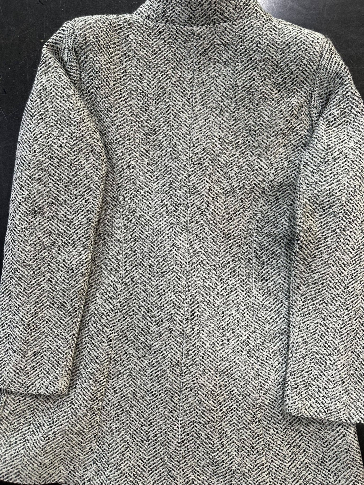 Women's Stylish Mid - Length Tweed Coat - Slim Fit Casual Polyester Outerwear with Button Front, Long Sleeves, and Side Pockets for Fall/Winter - veyora