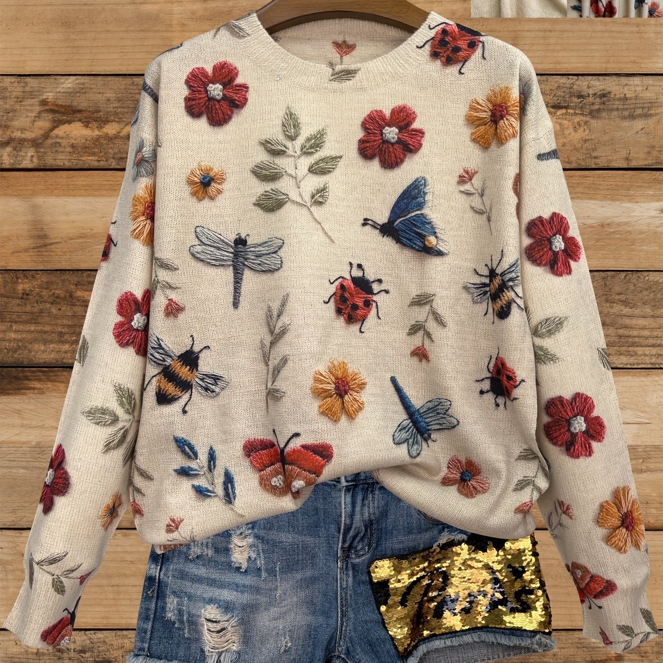 Stylish Lightweight Women's Sweater - Round Neck, Long Sleeves, 3D Insect Print Design - Casual - veyora