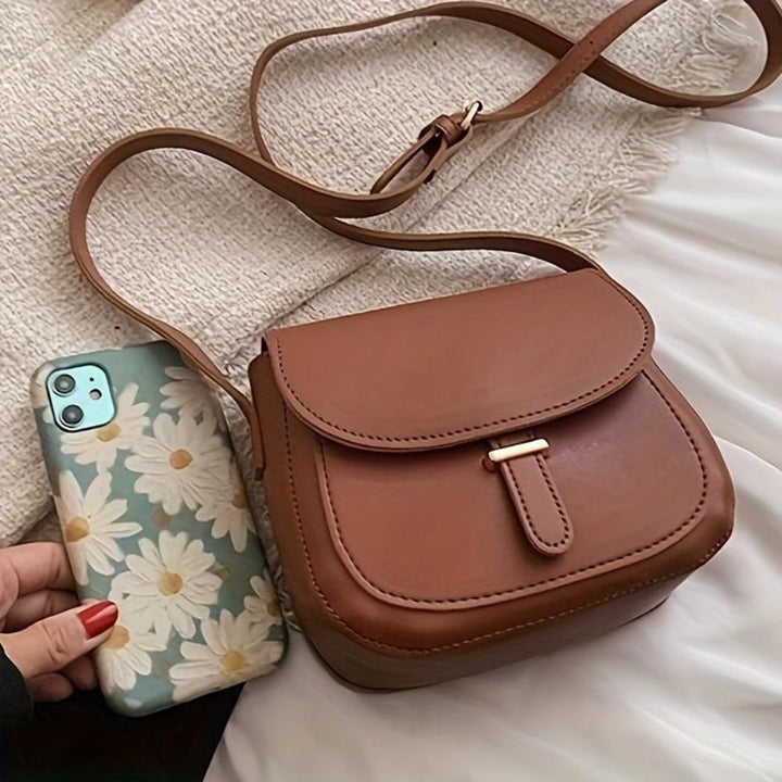 Retro Grace | Elegant Saddle Crossbody Bag