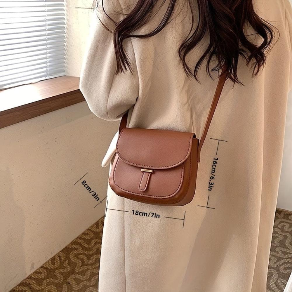 Retro Grace | Elegant Saddle Crossbody Bag