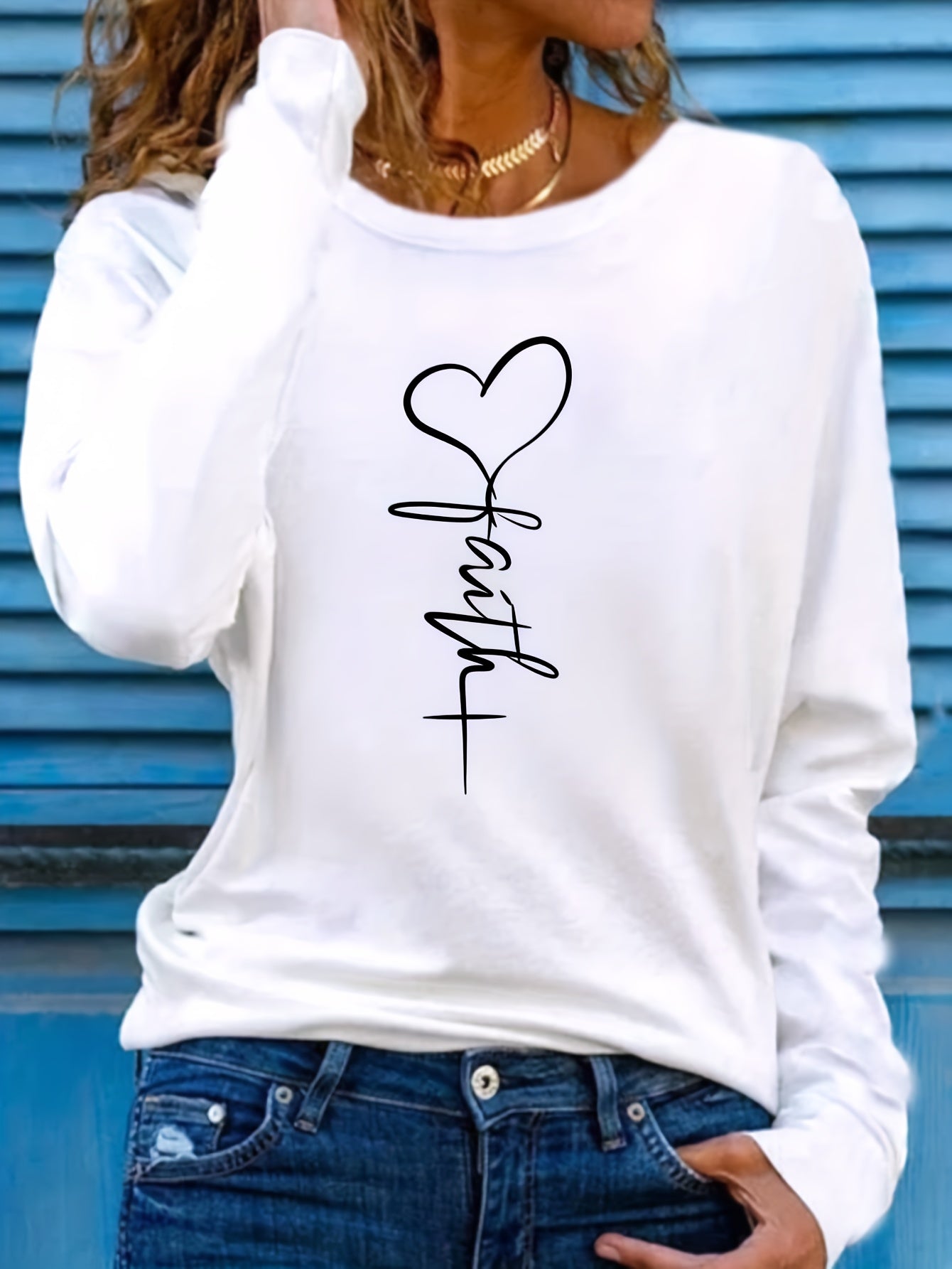 Women'S Casual Long Sleeve Crew Neck T-Shirt with Elegant Heart & "Love" Script Design - Soft Polyester Fabric, Perfect for Fall Fashion, Christian Fashion | Elegant Scripture Shirt | Applique Detail, Ladies T Shirts - veyora
