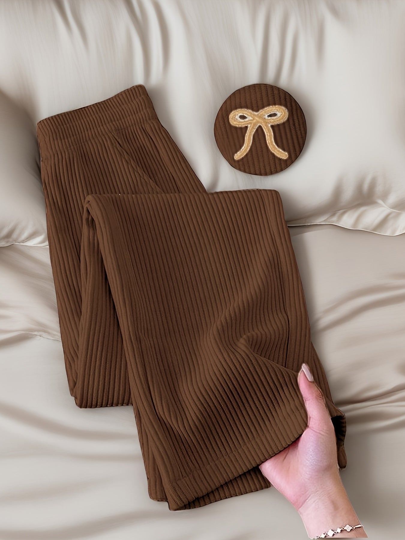 New Women'S Corduroy Joggers with Pockets And Embroidered Bows, Suitable for Casual Or Wear, Featuring a Loose And Easy Straight - Leg Design, Perfect for Commuting And Travel - veyora