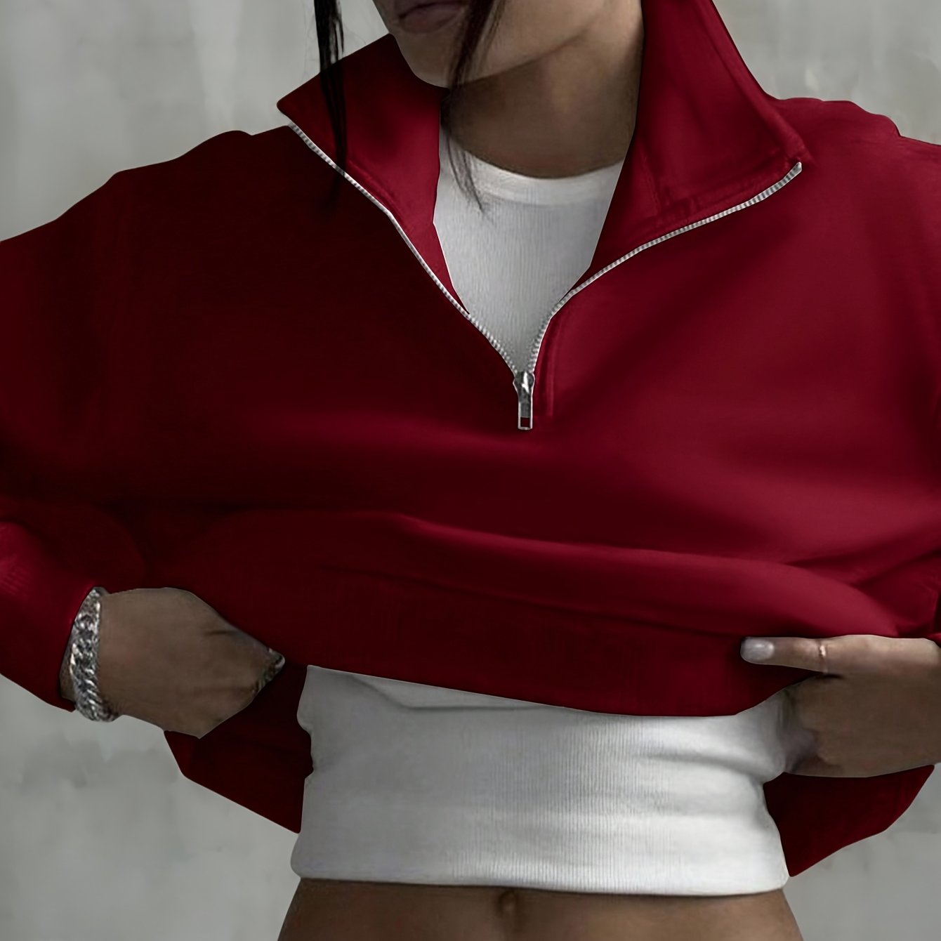 A Half - Zip Collar Sweatshirt in Solid Color, Loose And Casual, Perfect for Sportswear. It Features a Relaxed Street Style, Ideal for Dates, Parties, And Valentine'S Day. A Must - Have for Work Commutes - veyora