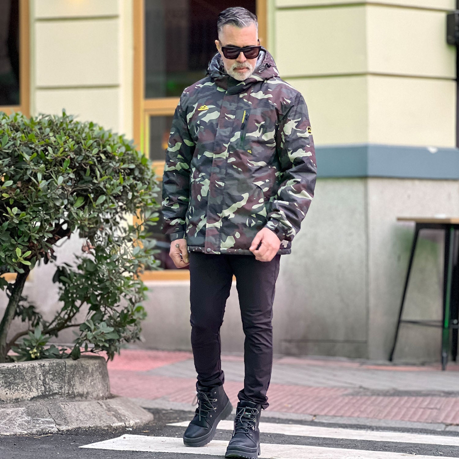 Men's Water-Repellent Winter Ski Jacket with Fleece Lining
