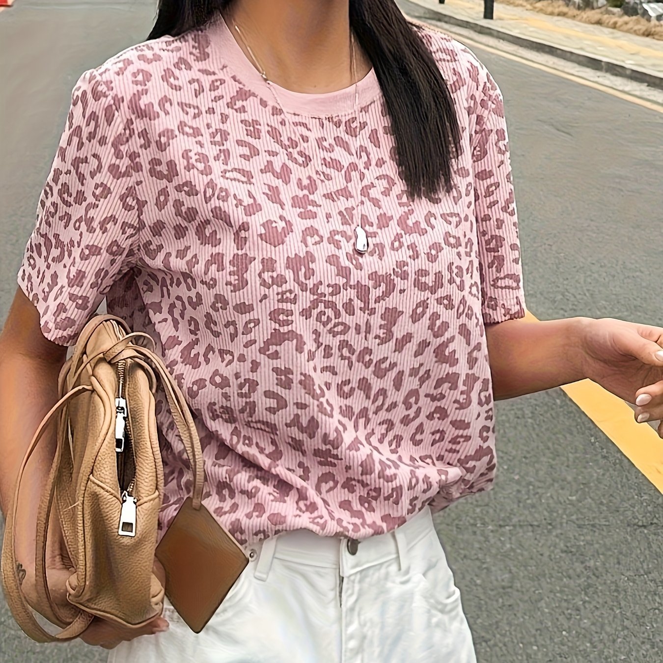 Women'S Stylish Short - Sleeve T-Shirt with Leopard Print - veyora