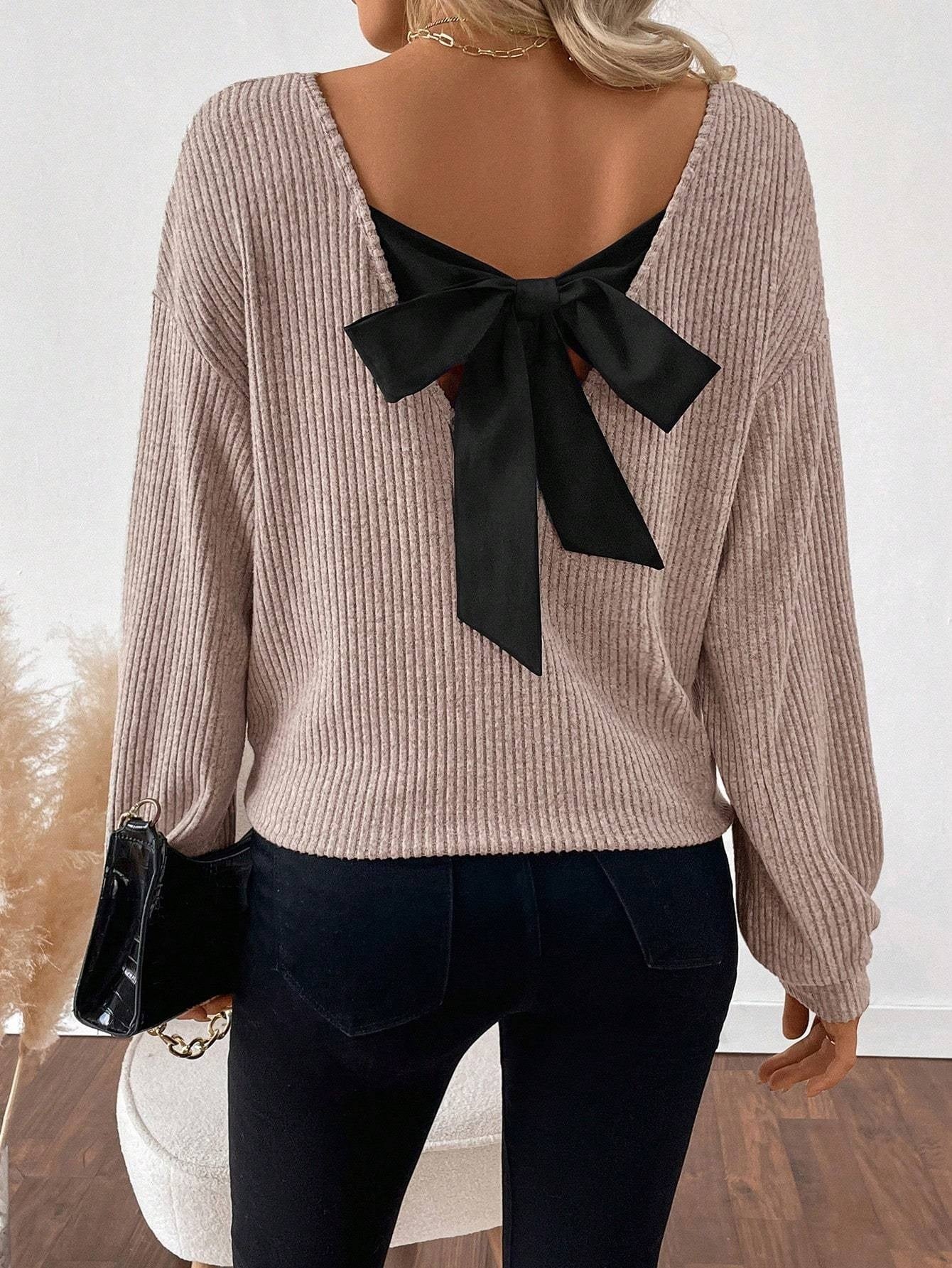 Women'S Stylish V - Neck T-Shirt with a Bow at The Back - veyora