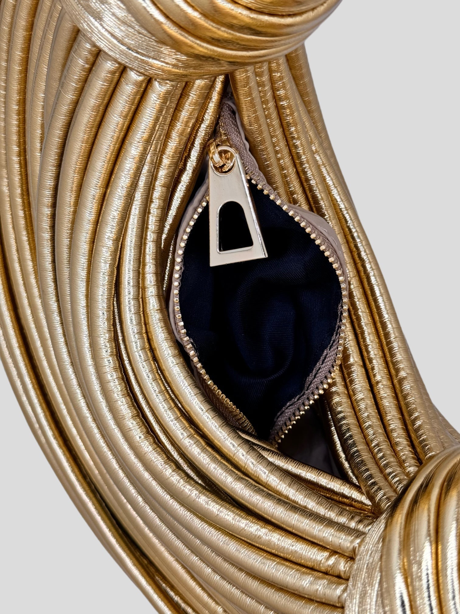 Ellie™ - Luxury Stylish Golden Bag - veyora