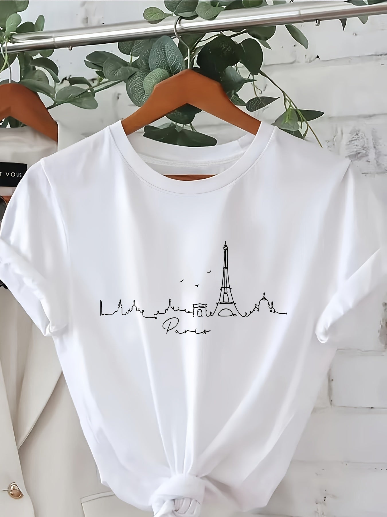 Fashionable Women'S T-Shirt with Short Sleeves And a Round Neck - veyora