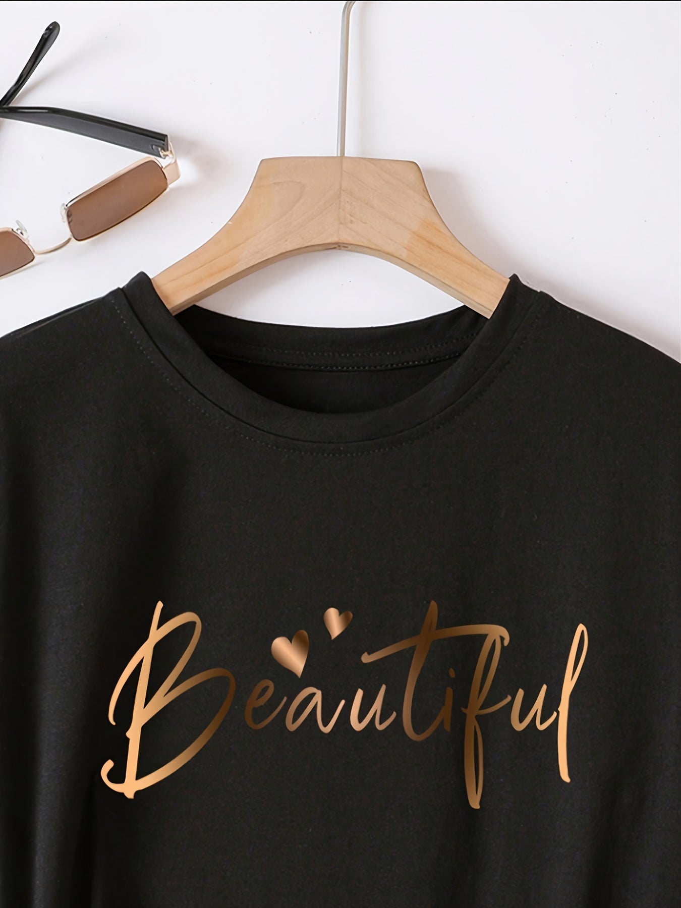 Casual Short - Sleeve T-Shirt for Women with a Heart - Shaped Letter Design, Featuring a Easy Round Neck And a Loose Fit Suitable for Spring And Summer - veyora