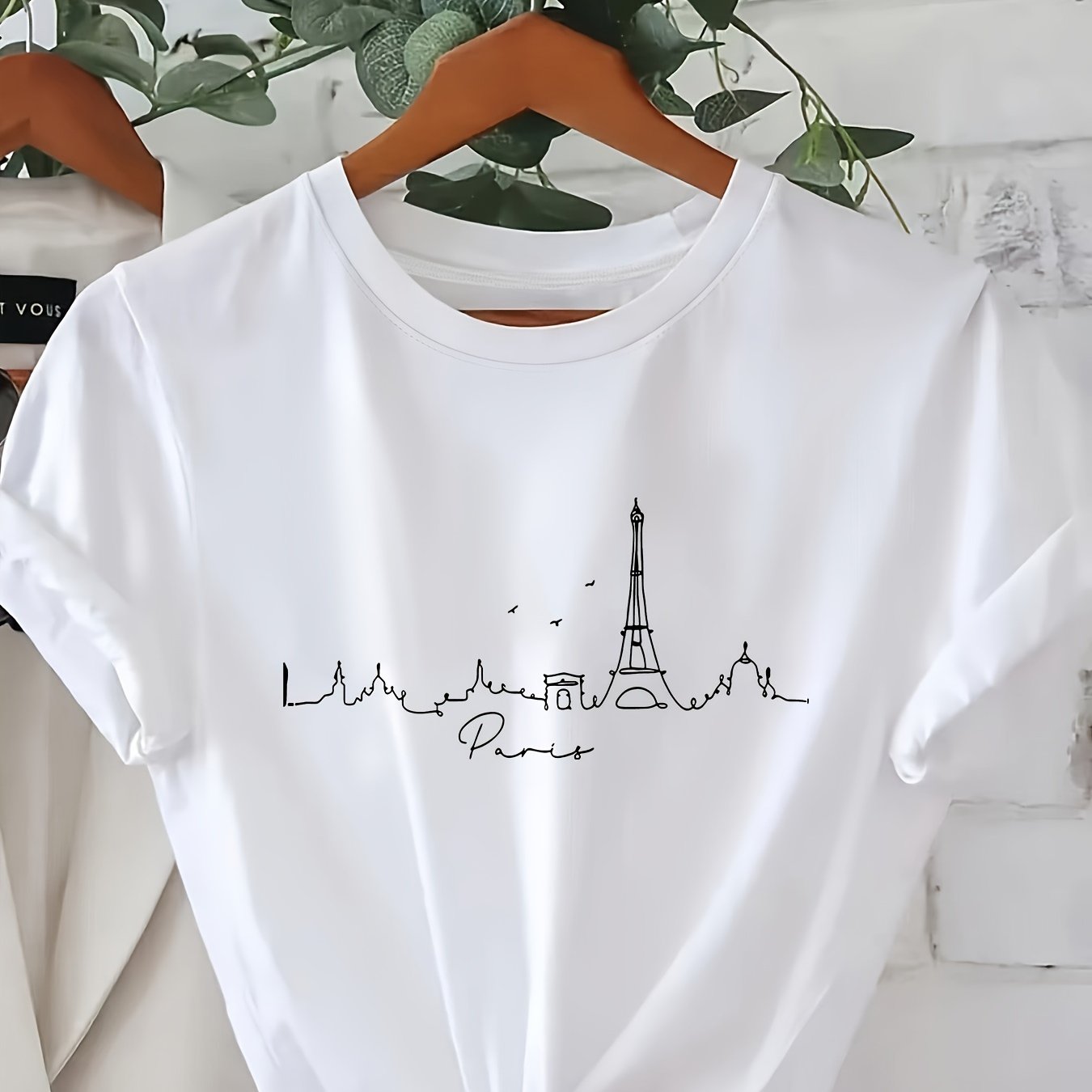 Fashionable Women'S T-Shirt with Short Sleeves And a Round Neck - veyora