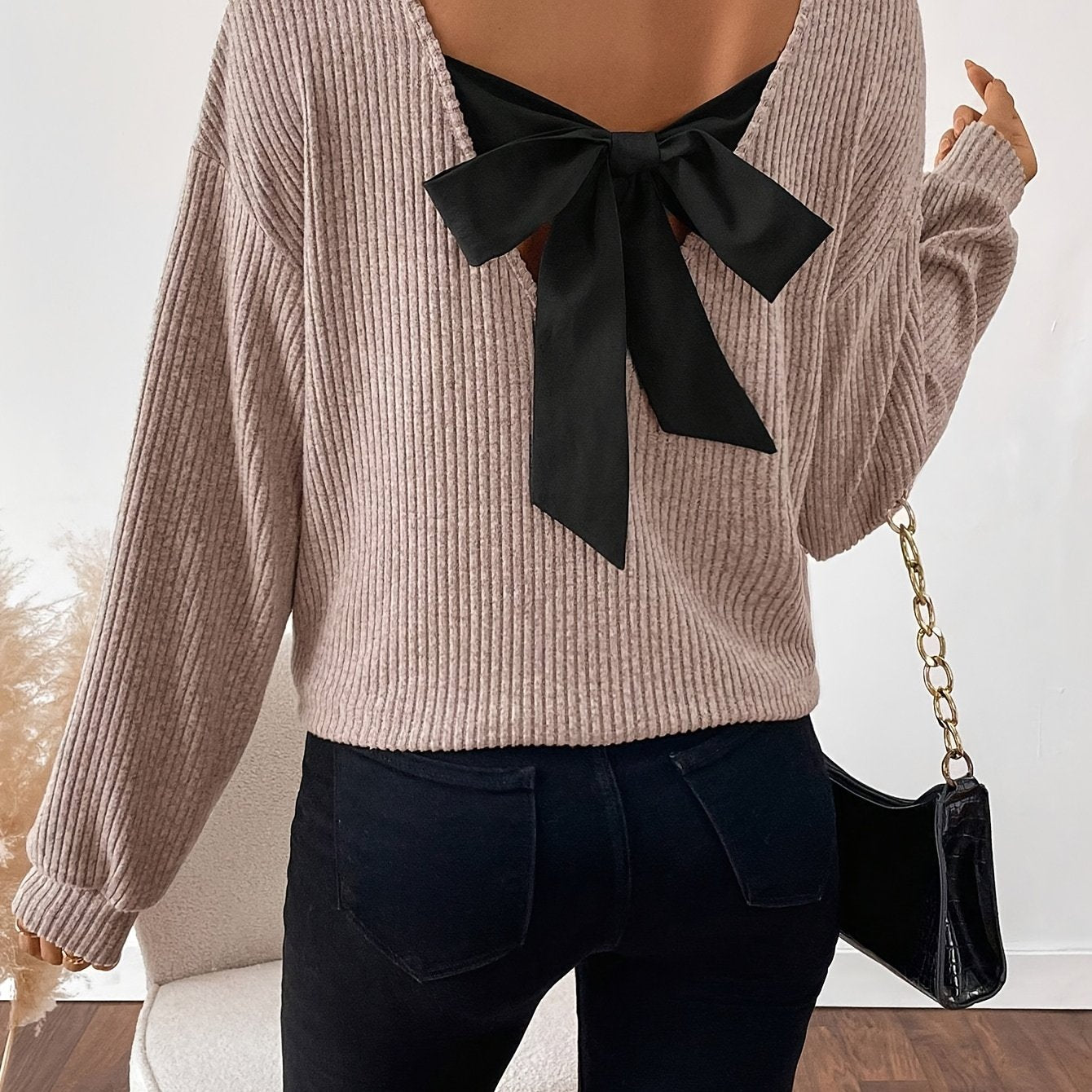 Women'S Stylish V - Neck T-Shirt with a Bow at The Back - veyora