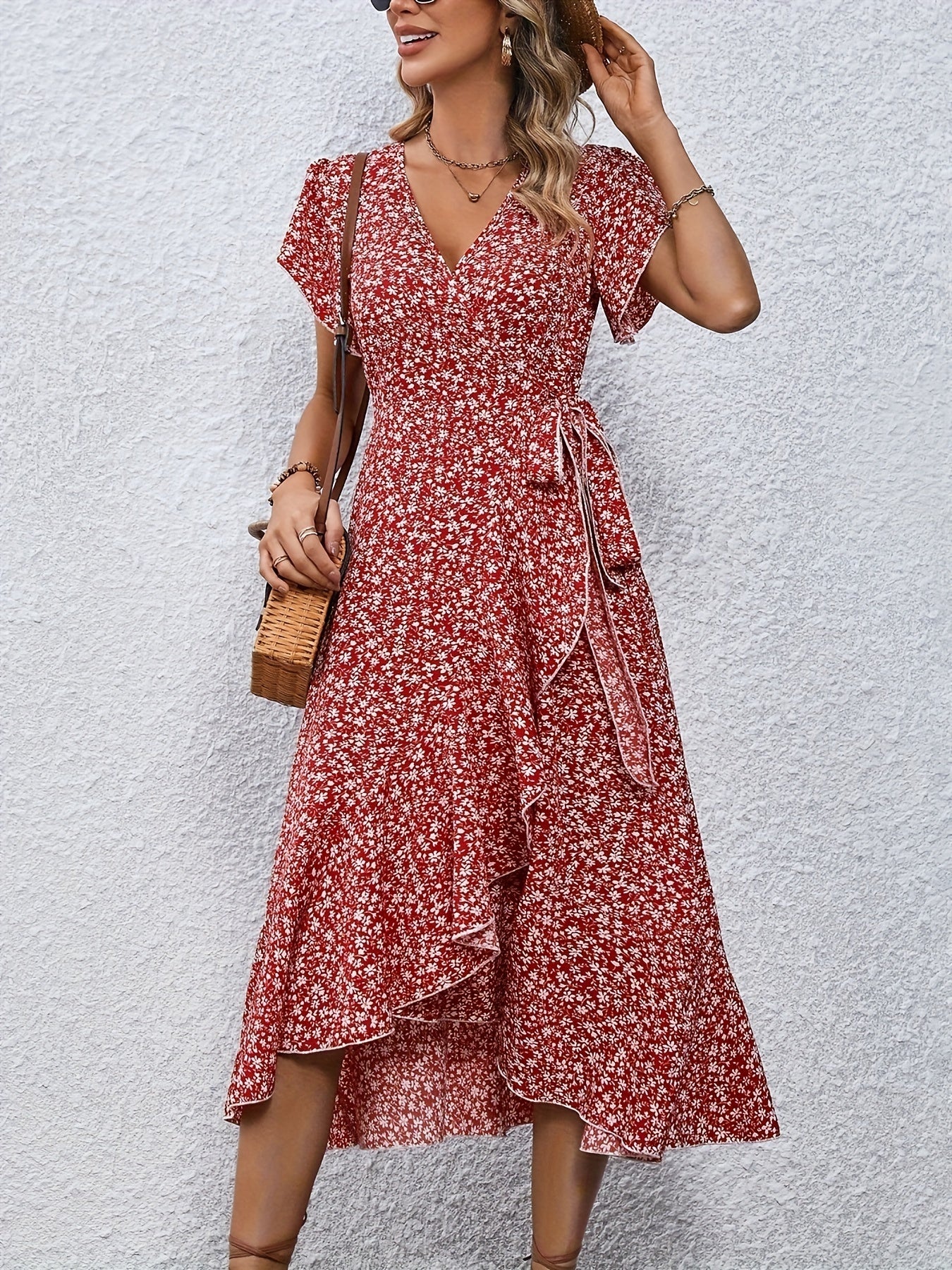 Stylish Small Floral Dress - Elegant, Trendy for Casual Wear