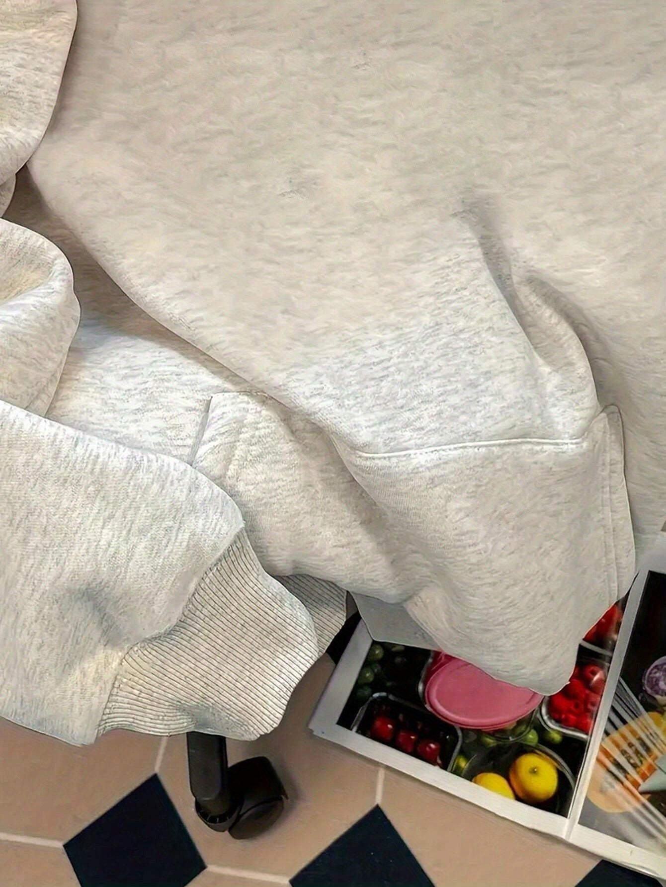 [Kangaroo Pocket Hoodie] Women's Kangaroo Pocket Sweatshirt Hoodie with Letter Print on Back - New Autumn/Winter Sweatshirt Hoodie - veyora