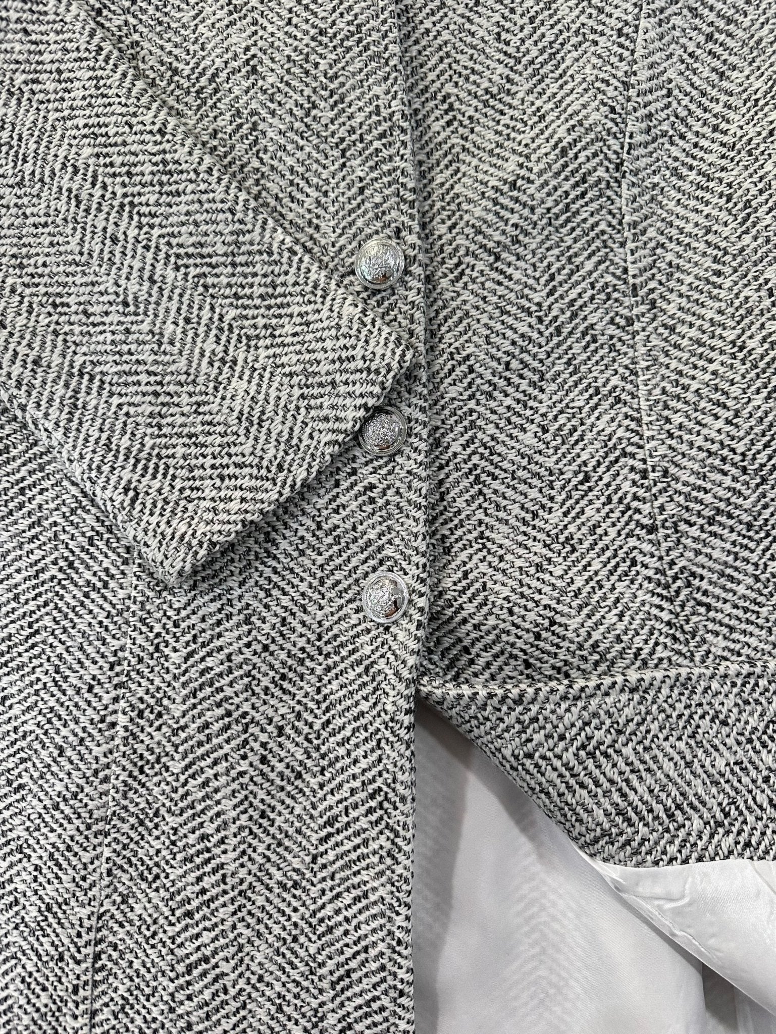 Women's Stylish Mid - Length Tweed Coat - Slim Fit Casual Polyester Outerwear with Button Front, Long Sleeves, and Side Pockets for Fall/Winter - veyora