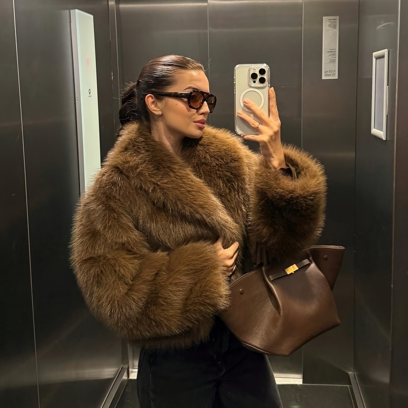 Indefeir'S New Autumn And Winter Collection Features a Thick Faux Fox Coat That Combines Style And Youthfulness, Perfect for a Fashionable Short Outerwear - veyora