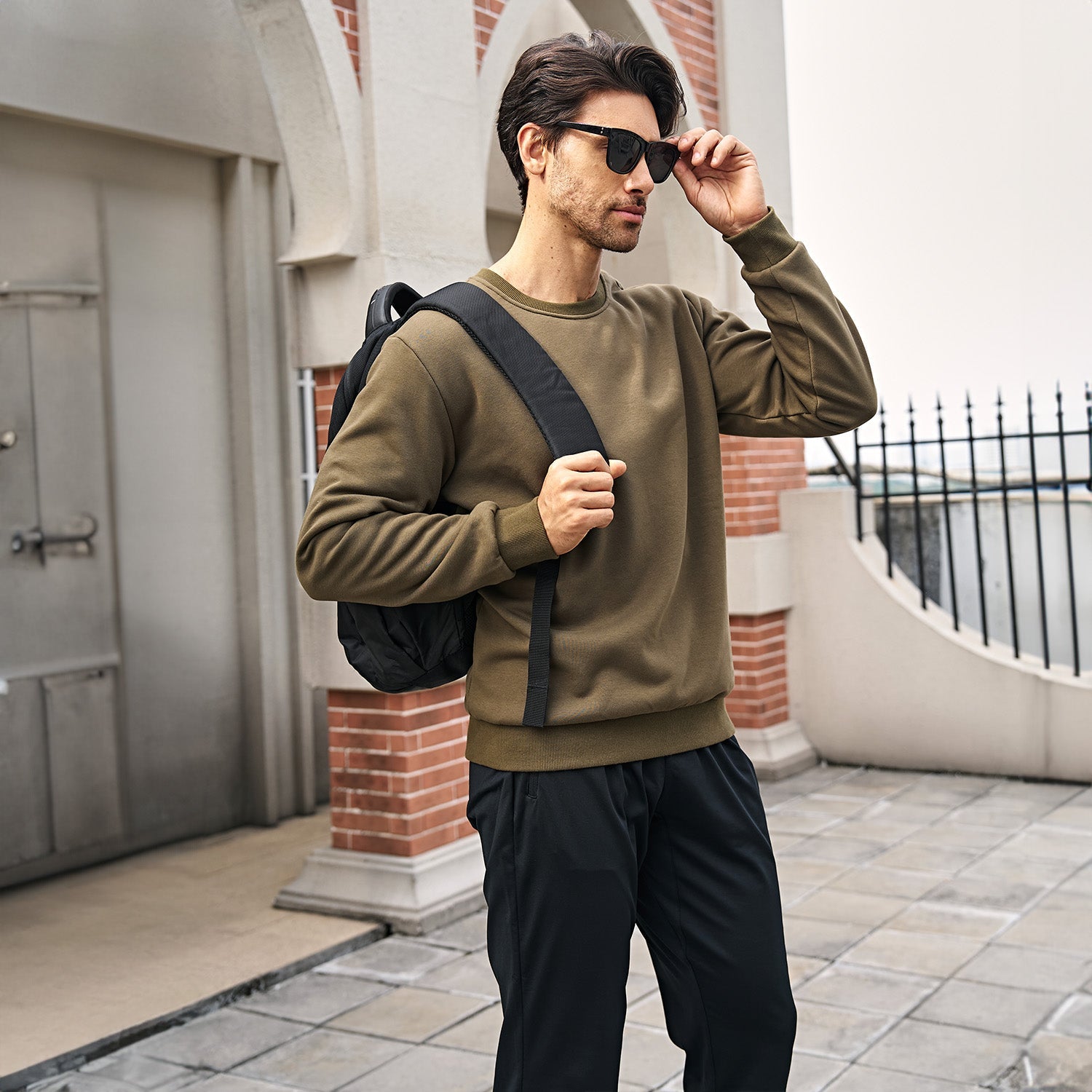 Men's  Basic Pullover Crewneck Sweater Fleece Lined Sweatshirt