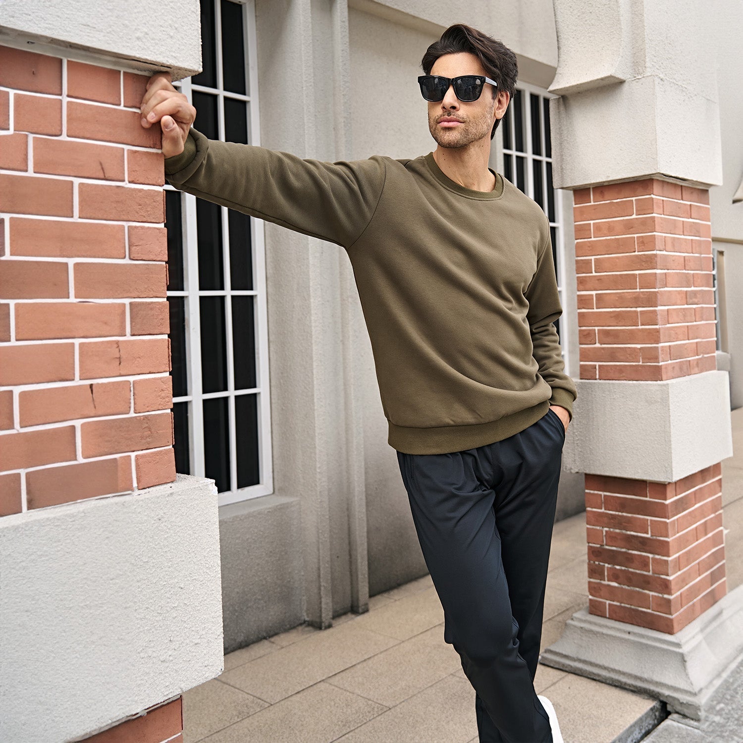 Men's  Basic Pullover Crewneck Sweater Fleece Lined Sweatshirt
