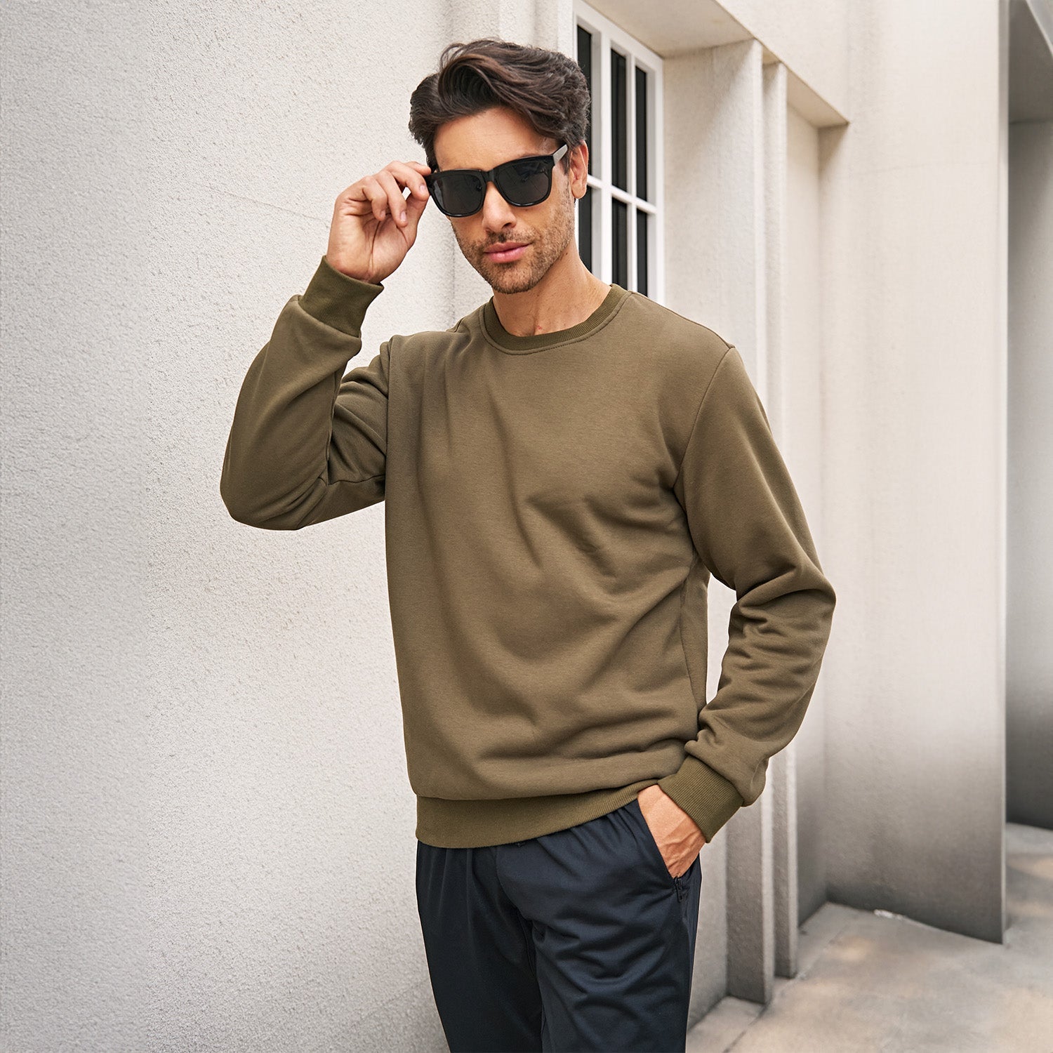 Men's  Basic Pullover Crewneck Sweater Fleece Lined Sweatshirt
